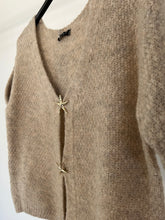 Afbeelding in Gallery-weergave laden, GOLDEN CARDIGAN